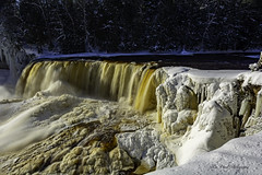 Tahquamenon Falls frozen in 3* temps