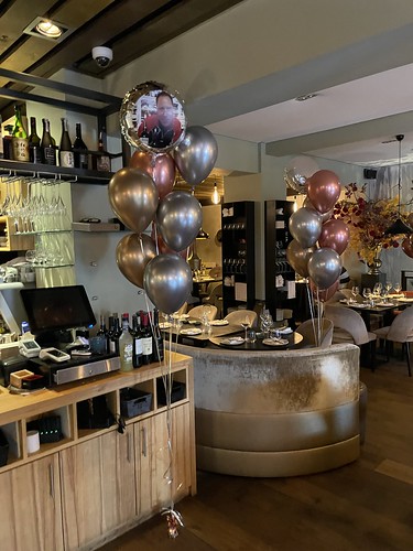 Ground Decoration 8 balloons Chrome en Foilballoonnen Printed Restaurant Three Rotterdam