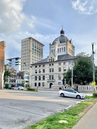 Old Fayette County Courthouse and First National Bank and Trust Company Building (21c Museum Hotel),