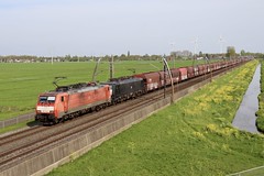 DB Cargo 189 076 + 189 092 te Hardinxveld-Giessendam 13 april 2024