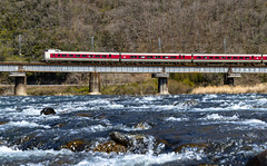 『381 River Crossing』