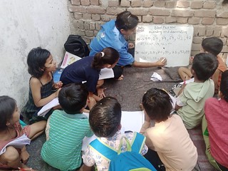Blue Pen’s Volunteer Neha taught math (ascending/decending) to 2nd grades students at faridabad slums, today 28th April,24