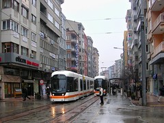 yağmurda yeni tramvaylar