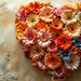 Herz aus bunten Blumen