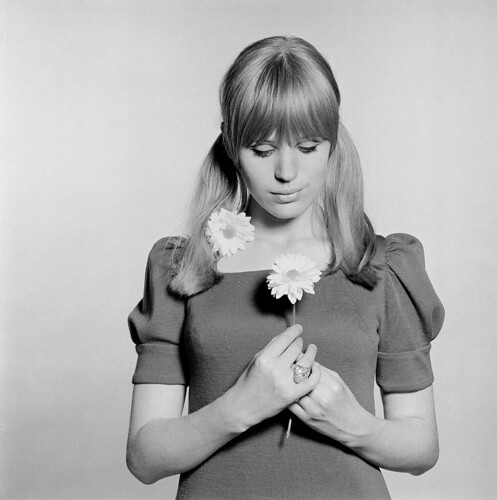 Marianne Faithfull photographed by Gered Mankowitz for the cover of her album, North Country Maid, i