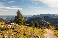 Bergweg mit Aussicht / Mountain path with a view