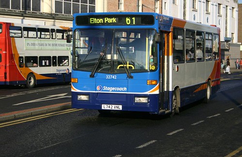 [Stagecoach UK Bus] 32742 (L742 VNL) in Stockton on service 61 - John Carter