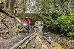 Cyclist Maipsie den path Fife