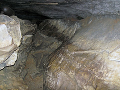 Keyhole passage (Winding Way, Mammoth Cave, Kentucky, USA) 9