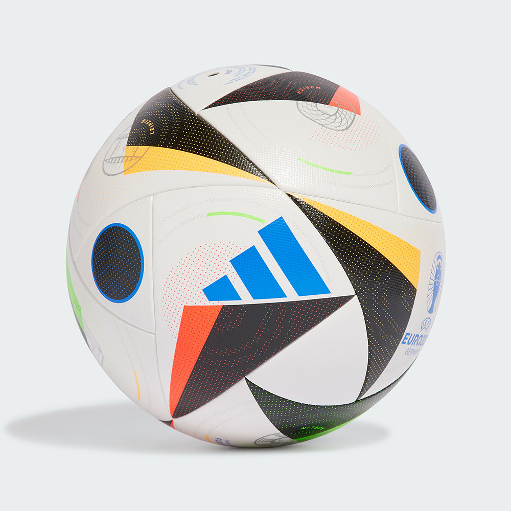迎戰2024歐洲盃!adidas國家隊球衣換新上陣再現「YOU GOT THIS 你可以的」精神 22 IN9365/NT1,990