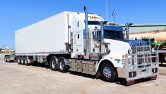 #403 - Kenworth T659