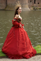 240420 Haarzuilens - Elfia 2024 - The Princess in the Red Dress 1001