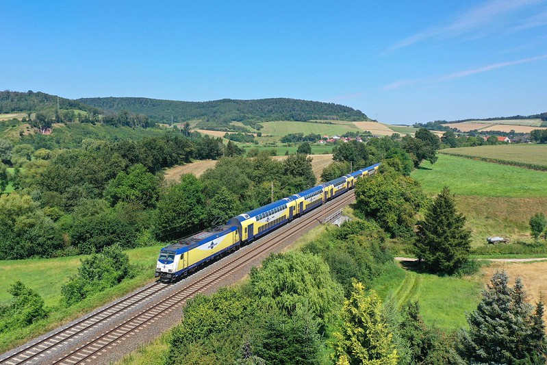 Metronom 146 533 + RE 82815  Hannover Hbf - Göttingen  - Ritierrode © 141594386@N03 Flickr