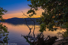 Un Atardecer en Volcán Laacher, el lago Maria Laach, A sunset on Laacher Volcano, Lake Maria Laach,