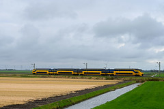 VIRM NSR 9553 tussen de regenbuien door