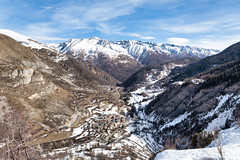 Aerial view of a mountain village in Mercantour in winter -3D0A9300-Modifier