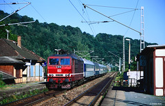 Archiv 1999: 180 006 mit Nachtzug von Paris nach Prag bei Durchfahrt Obervogelgesang