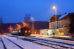 Winterabend im Bahnhof Nová Role