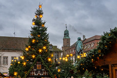 Erlanger Weihnachtsmarkt mit Markgraf und Hugenottenkirche - 0048 (in explore)