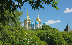 Holy Russia, Holy Moscow Architecture, Cupolas of Spaso-Preobrazhensky Cathedral & Bell tower of Novospassky Monastery, Krestyanskaya Square, Tagansky district. Православнаѧ Црковь.