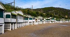 Una platja singular / The cute huts of Garraf