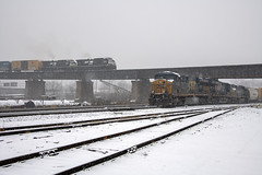 NS 174 and CSX L180-05 at Cincinnati, Ohio on January 5, 2025