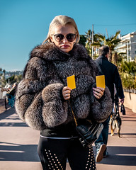 So Cannes - Fur and yellow cards