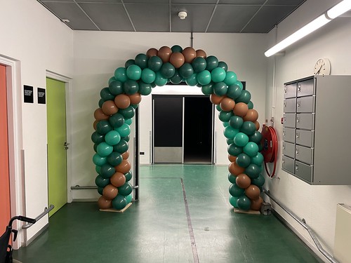 Balloon Arch 6m Shrek the Musical Nieuwe Luxor Theater Rotterdam