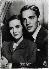 Teresa Wright and Richard Ney in Mrs Miniver (1942)