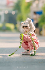 Vy Nhùn in the Winter costume