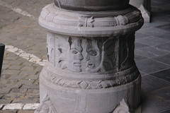 Luik, Wallonië, prinsbisschoppelijk paleis, court of honor, column, base