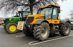 JCB Fastrac 3220 & John Deere 6155R