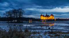 A castle at dawn - Ein Schloß im Morgengrauen (explore #58)