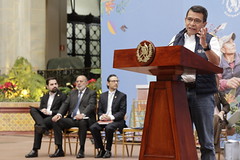 Santiago Palomo y otros funcionarios brindan conferencia de prensa by Gobierno de Guatemala