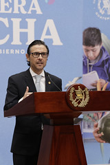 Santiago Palomo y otros funcionarios brindan conferencia de prensa by Gobierno de Guatemala