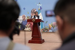 Santiago Palomo, Secretario de Comunicación de la Presidencia, lideró la conferencia La Ronda de los jueves, en la que participaron Ministros y otros funcionarios del Gobierno by Gobierno de Guatemala