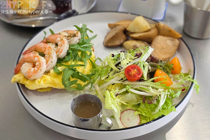 Cafes AMI│時尚韓系早午餐咖啡店，店內還有手作燙布和串珠可以玩，餐點多樣早上九點就營業哦 @強生與小吠的Hyper人蔘~