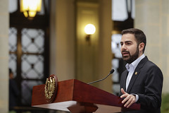Presidente Bernardo Arévalo lideró la conferencia de prensa La Ronda, y fue acompañado por el Secretario de Comunicación de la Presidencia, Santiago Palomo, el Ministro de Defensa Henry Saenz, y el Ministro de Educación en funciones Francisco Cabrera by Gobierno de Guatemala Presidente Bernardo Arévalo lideró la conferencia de prensa La Ronda, y fue acompañado por el Secretario de Comunicación de la Presidencia, Santiago Palomo, el Ministro de Defensa Henry Saenz, y el Ministro de Educación en funciones Francisco Cabrera by Gobierno de Guatemala