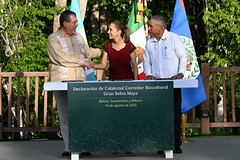 Presidente Bernardo Arévalo se reunió con la presidenta de México Claudia Sheinbaum y el primer ministro de Belice John Briceño en Calakmul, Campeche, México by Gobierno de Guatemala