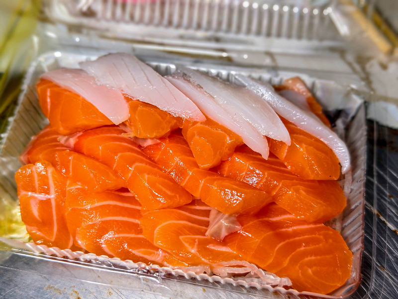 魚鮮生綜合生魚片、台北大同區、寧夏夜市宵夜、平價刺身推薦 @鄉民食堂