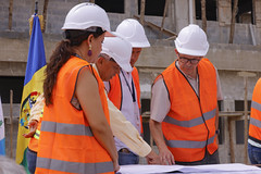Construcción de CAIMI en La Libertad, Petén, supervisada por el presidente Bernardo Arévalo by Gobierno de Guatemala