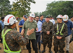 Supervisión de construcción Brigada Especial de Operaciones de Selva BEOS, Ejercito de Guatemala. Subín, Petén 20251001 by Gobierno de Guatemala