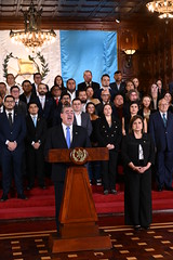Presidente Bernardo Arévalo, acompañado de la Vicepresidenta Karin Herrera, su Gabinete de Gobierno y diputados, dirigió un mensaje a la nación by Gobierno de Guatemala