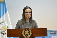 Presidente Bernardo Arévalo lideró conferencia acompañado de la secretaria de comunicación, Karina García, los ministros de Gobernación Marco Villeda, del CIV Norma Zea, y general Jose Martínez, y director Coprecon Otto Zeissig by Gobierno de Guatemala