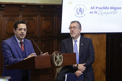 Presidente Arévalo, junto a la Secretaria de Comunicación de la Presidencia Karina García, Ministro de Defensa Henry Saenz, Secretario General de la Presidencia, Juan Guerrero, y el Procurador General de la Nación, Julio Saavedra, ofrecieron conferencia by Gobierno de Guatemala