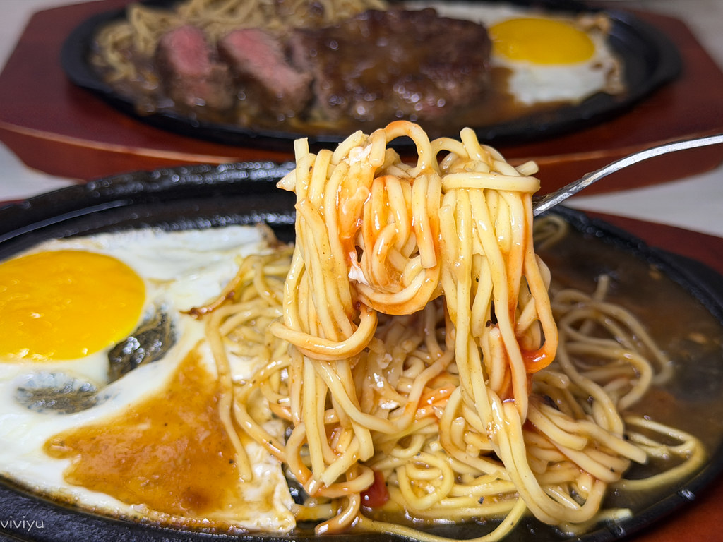[蘆竹美食]焣焣 ( ㄐㄩˋ ) 平價牛排|蘆竹南崁平價牛排推薦~鐵板麵100元內用無限續麵、自助吧吃到飽．平日限定外帶優惠! @VIVIYU小世界
