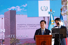 Presidente Bernardo Arévalo realiza visita al terreno del hospital especializado contra el cáncer “Dra. Lucrecia Hernández Mack” 20261002 by Gobierno de Guatemala