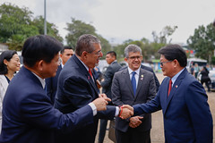 Presidente Bernardo Arévalo realiza visita al terreno del hospital especializado contra el cáncer “Dra. Lucrecia Hernández Mack” 20261002 by Gobierno de Guatemala