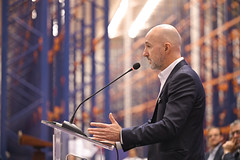 PRESIDENTE BERNARDO AREVALO Y MINECO PARTICIPAN EN INAUGURACIÓN DE COMPLEJO INDUSTRIAL DE SUMINISTROS Y ALIMENTOS EN VILLA NUEVA 20261029 by Gobierno de Guatemala